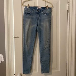 Light denim Levi’s 30/30